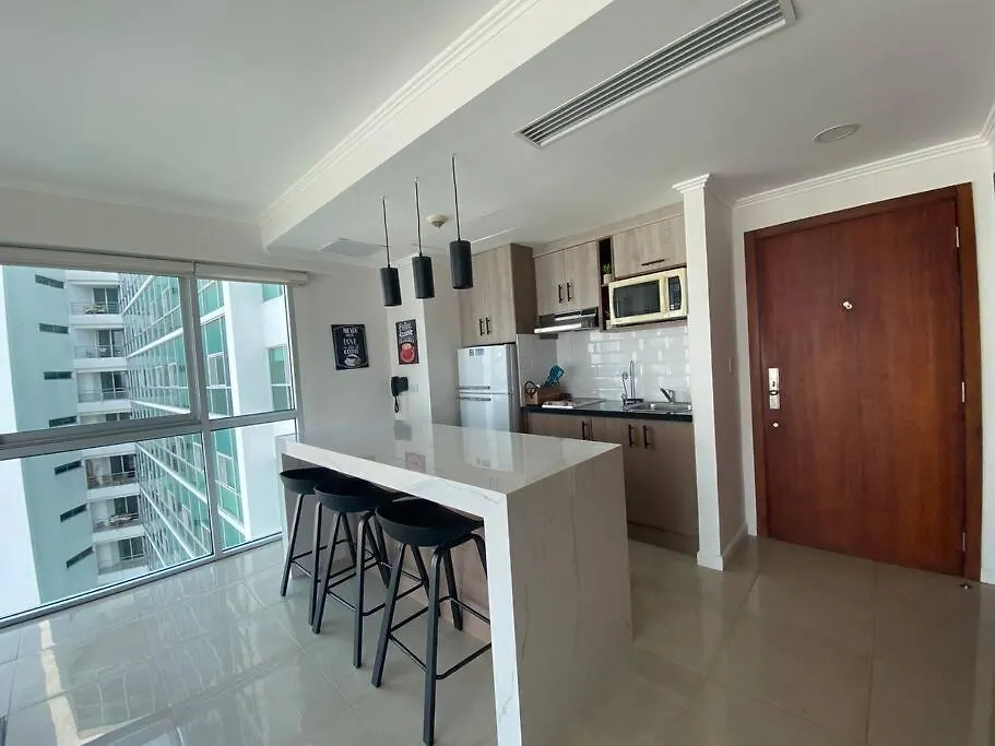 Suite 806 Extraordinaria Vista Al Rio Con Piscina. Guayaquil