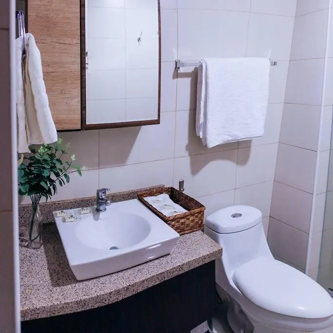 Suite 806 Extraordinaria Vista Al Rio Con Piscina. Guayaquil